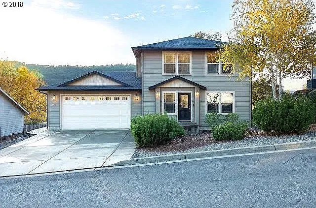 590 Northview Dr — Photo 1