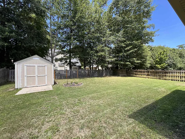 609 Angel Oak Ln — Photo 24