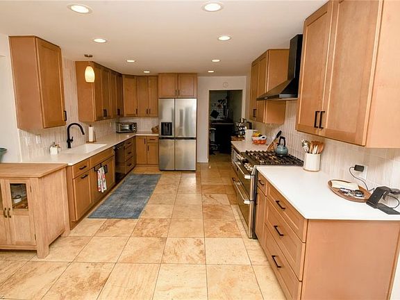 4th image of 1140 Cordova Ct