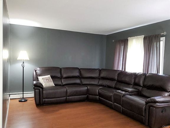 5th image of 210 Daywood Dr