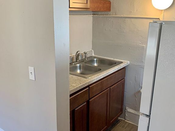 4th image of 608 S 9th St APT 310