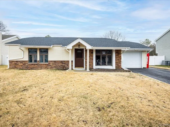 843 Greenbelt Parkway W, Holbrook, NY 11741