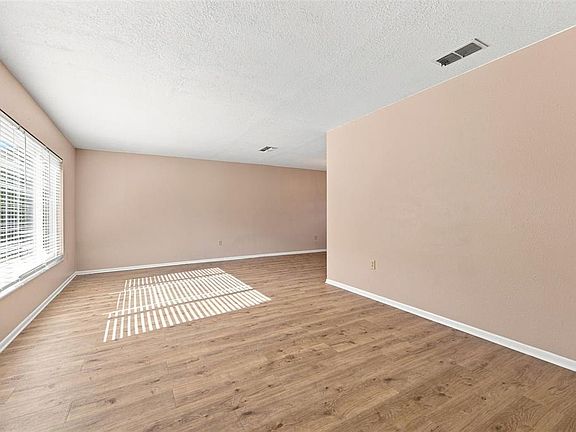 5th image of 10681 SEMINOLE FOREST STREET E