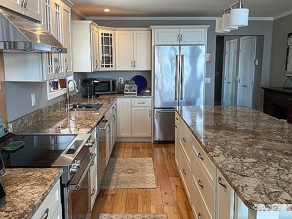 2nd image of 320 Crescent Dr