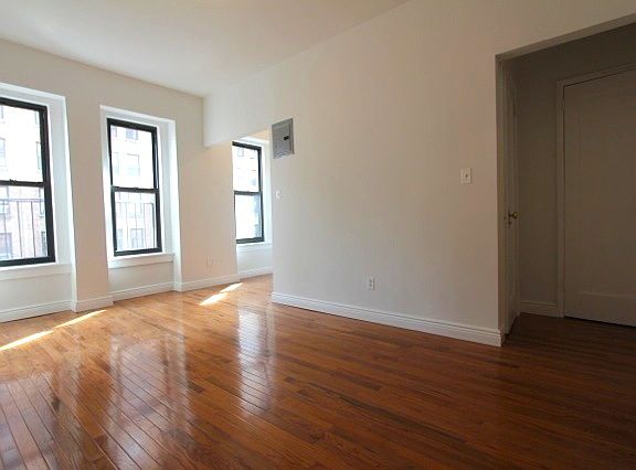 4th image of 1440 Lexington Ave APT 4