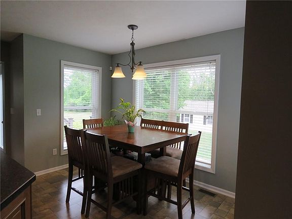 4th image of 79 Lacey Ln