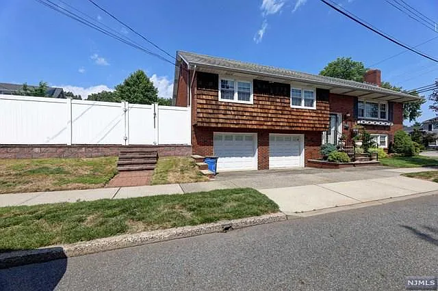 69 Herrick St photo 1