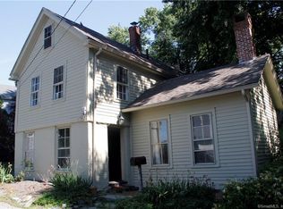 4 Old Cemetery Ln, Norwich, CT 06360