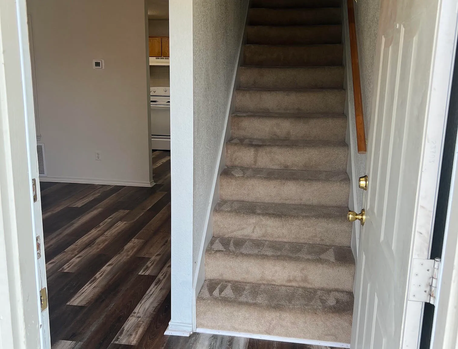 3 bed, 1200 sqft, $1,150 — Photo 2