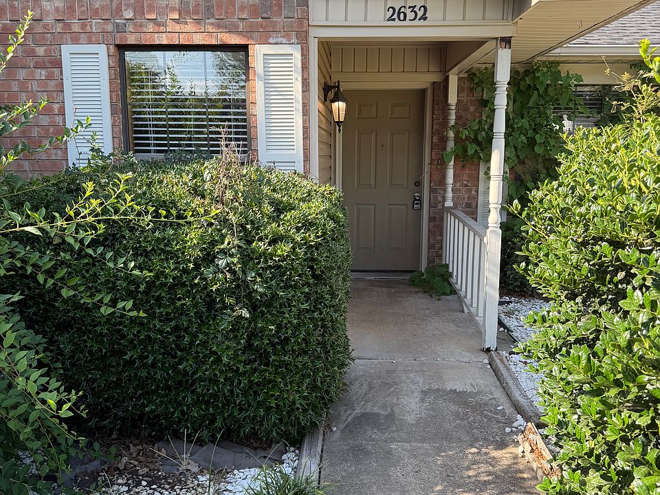1st image of 2632 W C St