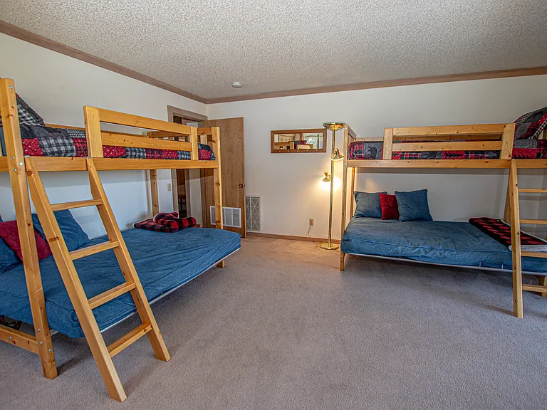 1877 N Lake Blvd #4 — Photo 25