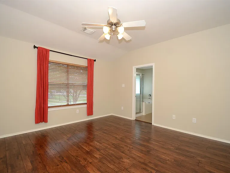 5606 Claybeck Ln — Photo 17