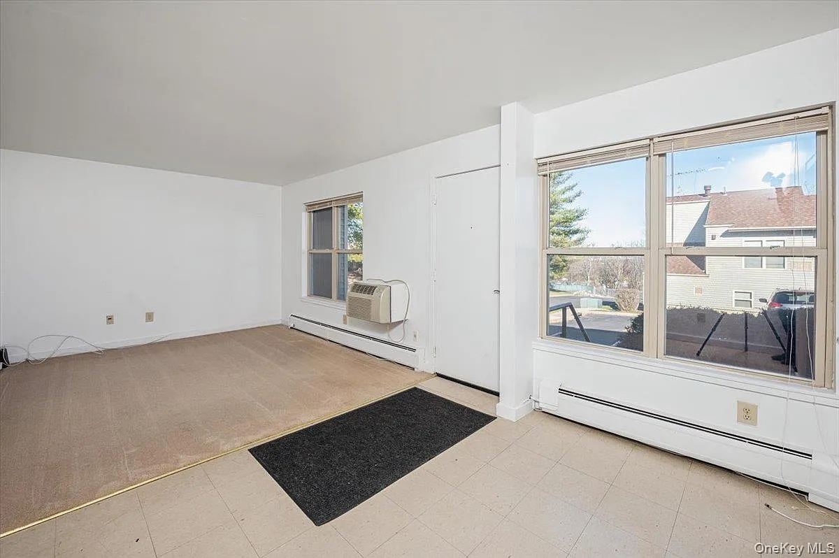 Building Photo - 501 Maplewood Gdns