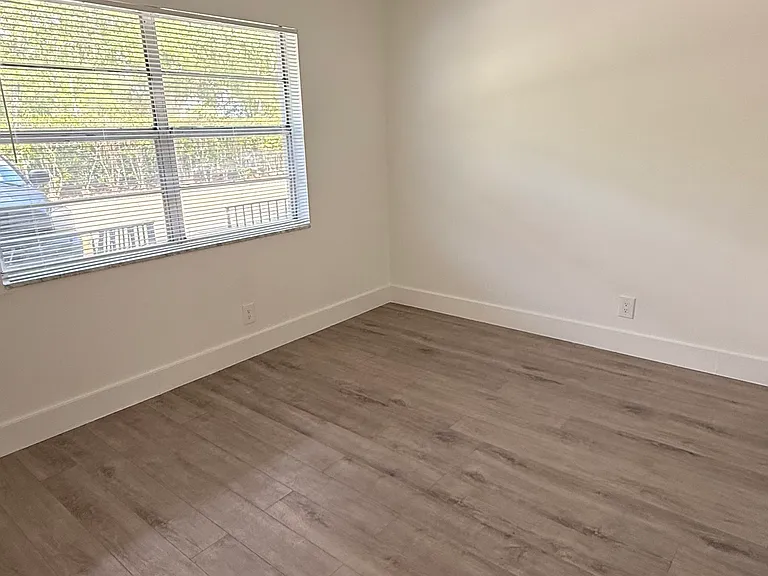 1630 Embassy Dr #105 — Photo 7