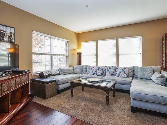 5th image of 6096 Canterbury Ln