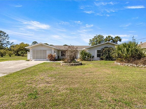 3rd image of 818 N Country Club Dr