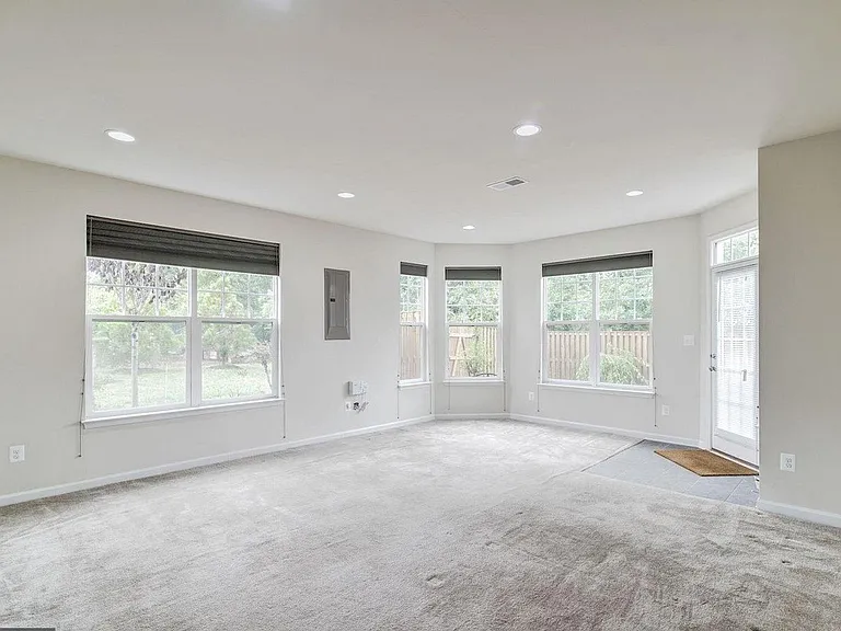 42292 Shoover Sq — Photo 18