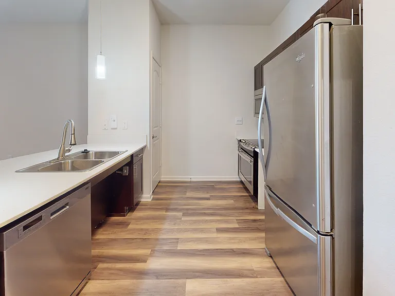 Residences at the Domain — Photo 91