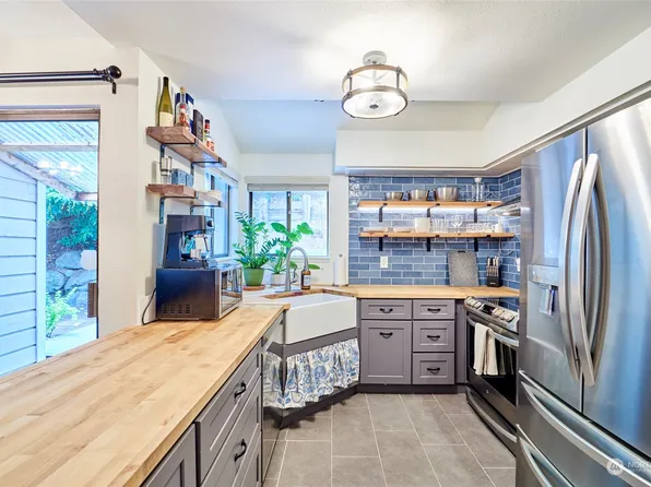 1555 Union Avenue NE #G-37, Renton, WA 98059