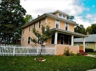 102 S Porter St, Elgin, IL 60120