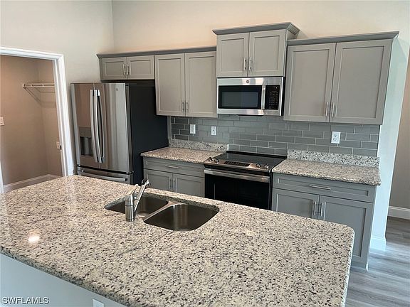 4th image of 2909 Denis Ave S