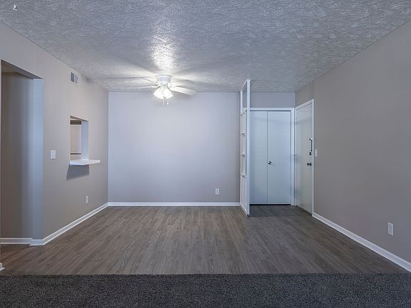 4th image of 3402 Howard St #17