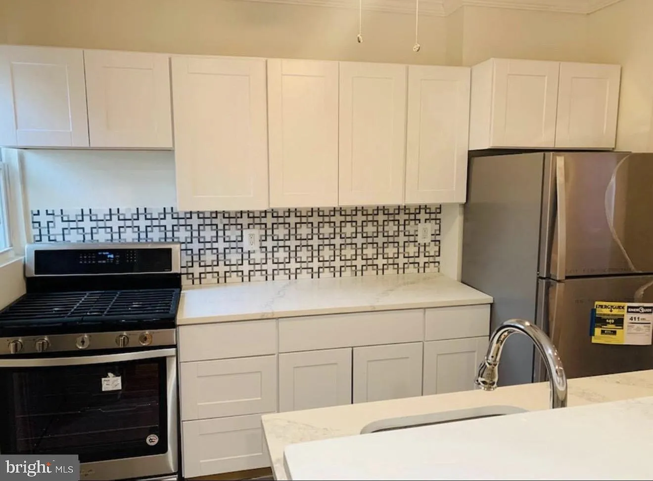 3 bed, 1.0 bath, 1470 sqft, $1,925 — Photo 4