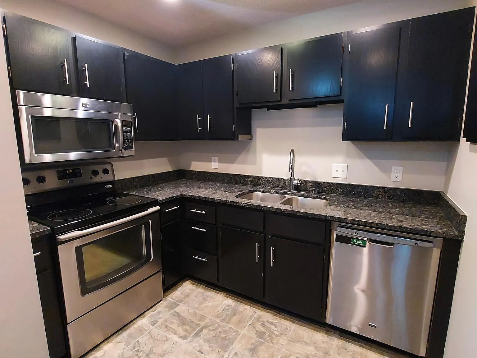 311 Pleasant Ave — Photo 4