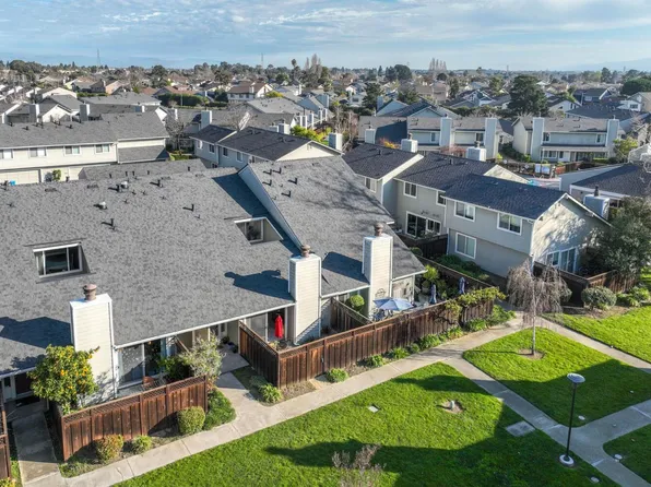 339 Catamaran St, Foster City, CA 94404