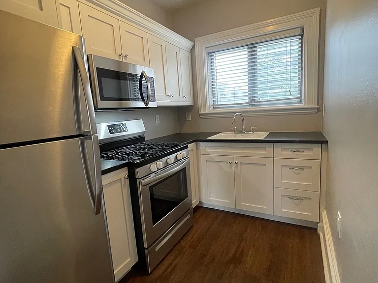 102 Union Ave SE #4 — Photo 6