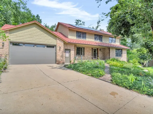 3700 Antelope Ct NE, Cedar Rapids, IA 52402