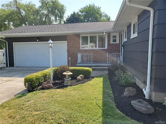 2nd image of 79 Meadow Stream Dr