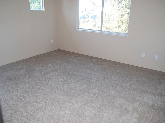 4th image of 4033 Grosvenor Ln