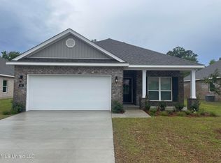 80 Saltmeadow Cir, Ocean Springs, MS 39564