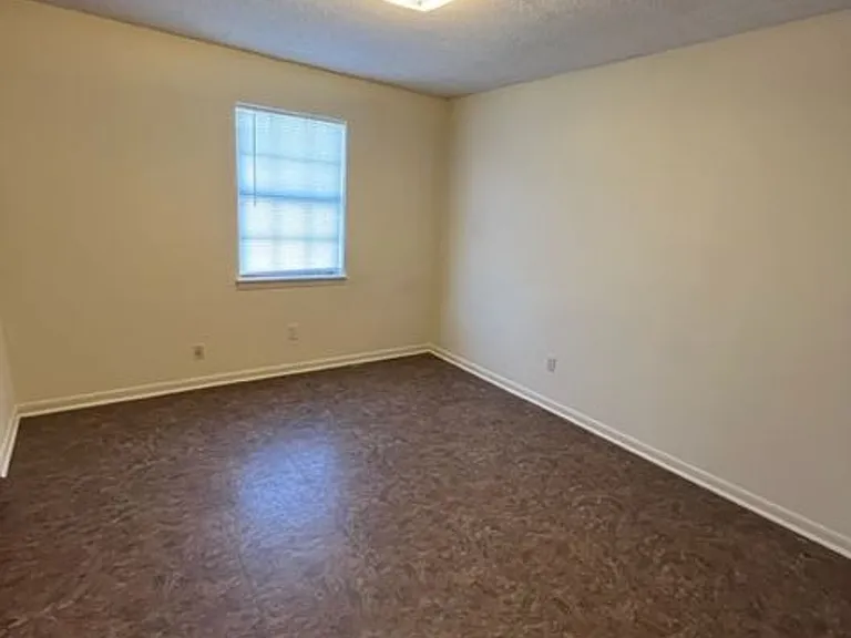 648 Mitchell St — Photo 7
