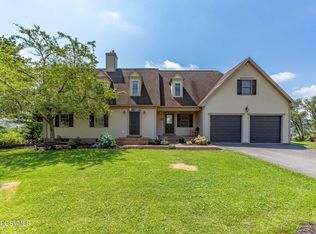 509 Pinnacle Ln, Mifflinburg, PA 17844