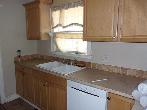 5th image of 2117 N Troup St