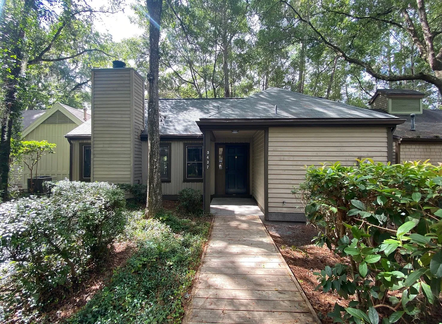 Charming 2-Bedroom Home in Quail Court at Haile Plantation — Photo 2