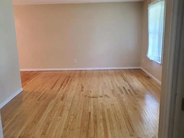 10 Binford Ln — Photo 2