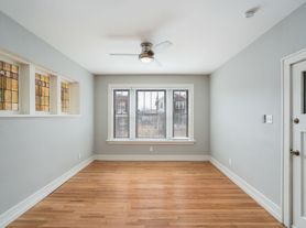 4933 Devonshire Avenue, 1E