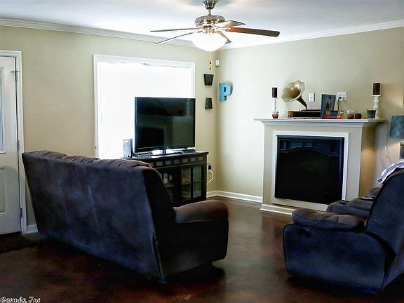 5th image of 1201 Hunter Wood Dr