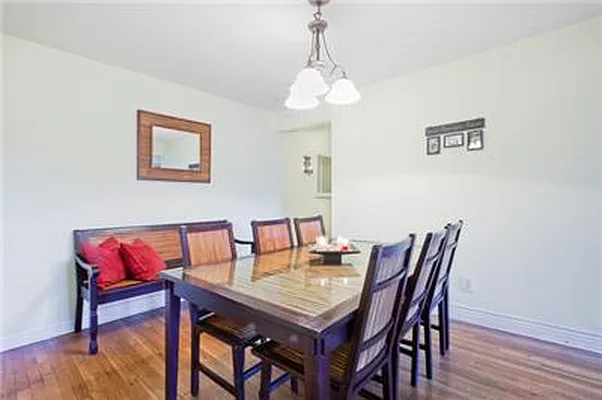 Sold by R New York | media 21