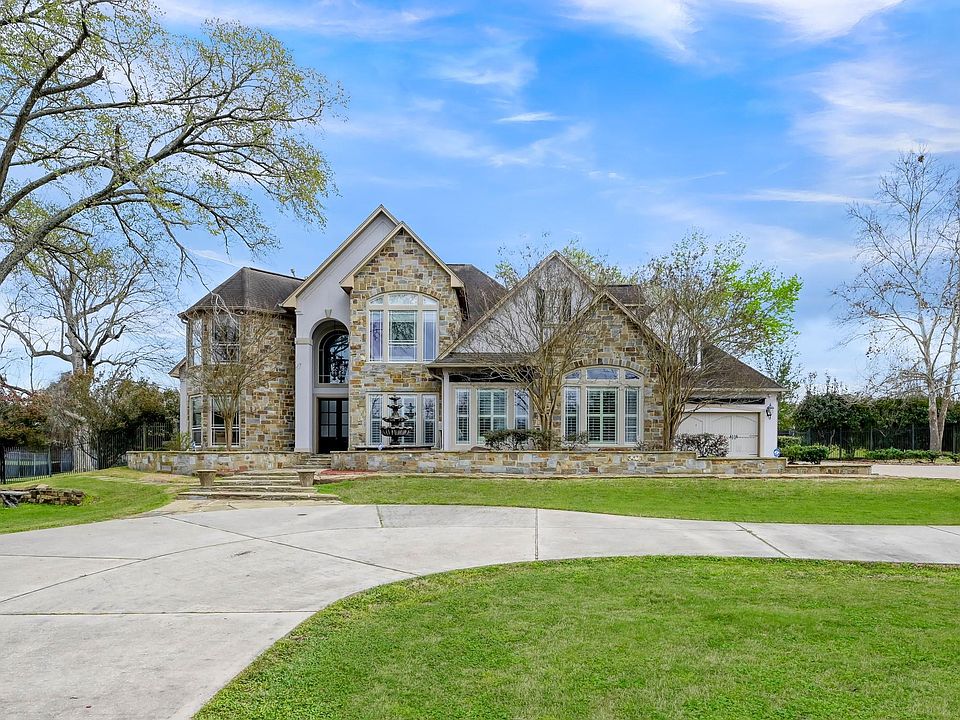 1st image of 50 Lake Estates Dr