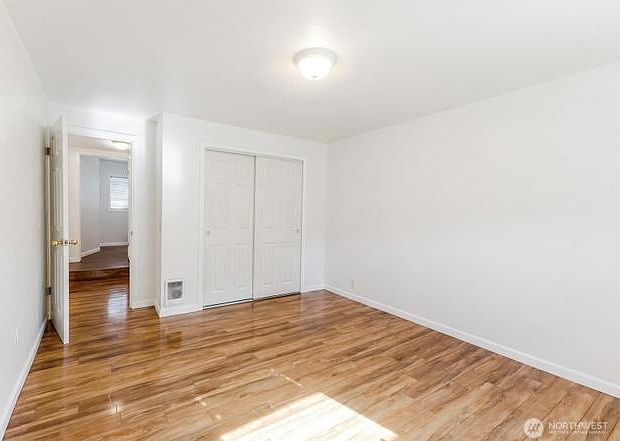 2nd image of 1102 N Sheridan Ave APT B
