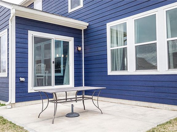 4th image of 899 Sweeney Dr