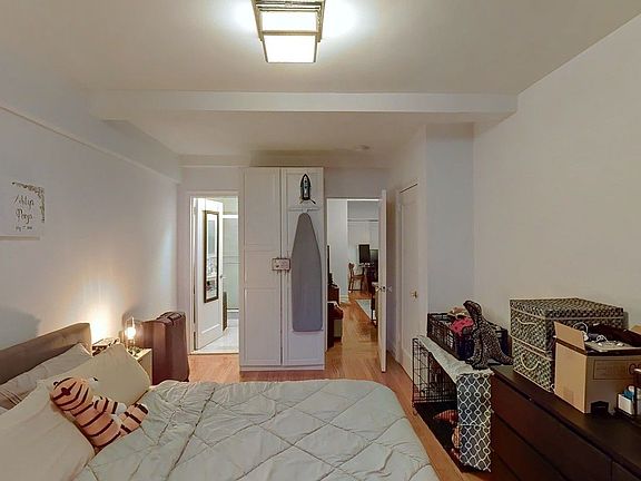 3rd image of 50 W 72nd St APT 710