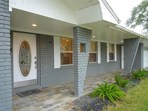 Recessed lights to illuminate the exterior of home.