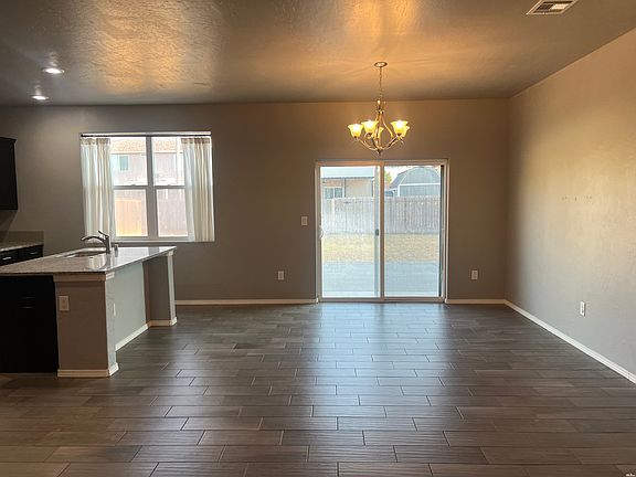 2nd image of 1018 Clover Ln