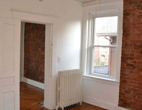 5th image of 2411 Fairview Ave APT 2