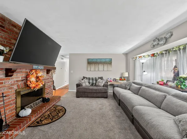 2114 Anderson Dr, Jefferson City, MO 65109